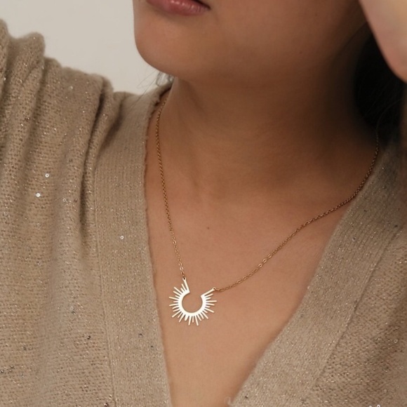 New Anthro Rays of Sunshine Sun Burst Boho Pendant Necklace ~ Golden Rays Silver - Picture 12 of 16